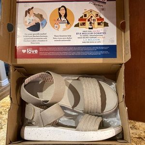 BOBS from SKECHERS. Size 10. New